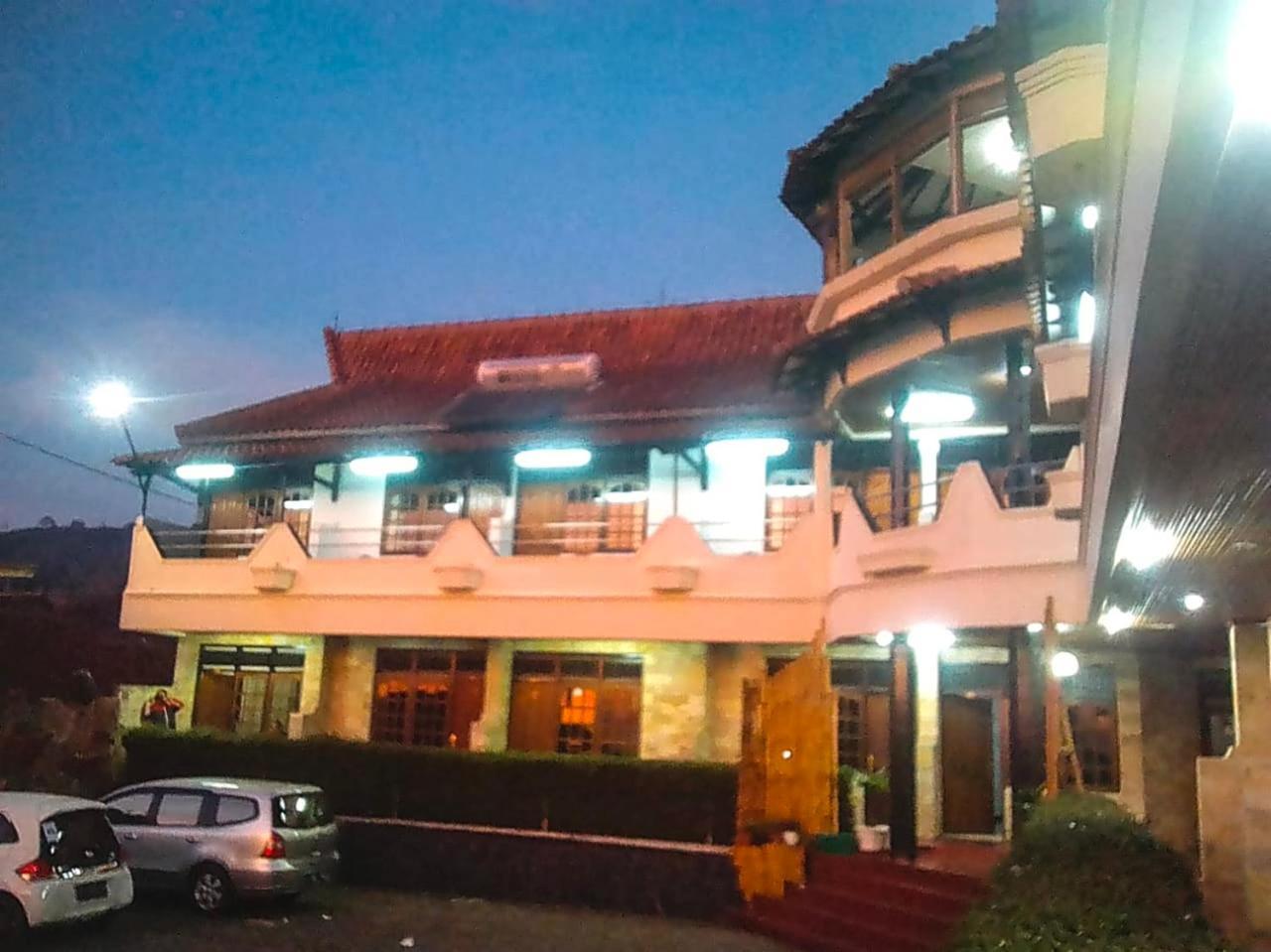 Anugrah Hotel Ciater Bandung Buitenkant foto